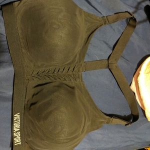 Lightweight sports bra VS size 36DD